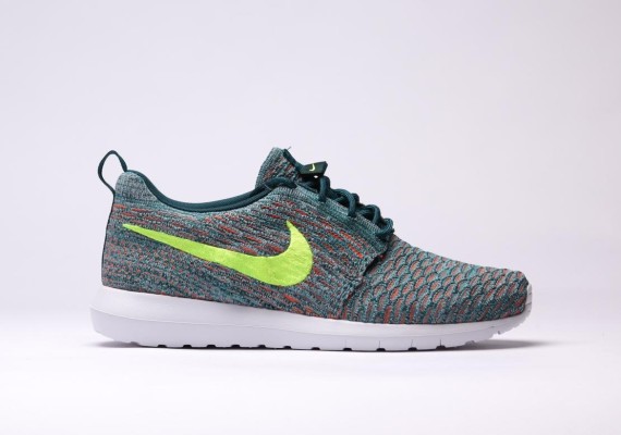 nike-flyknit-rosherun-mineral-teal-4-570x400