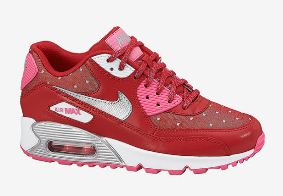nike-sportswear-valentines-day-pack-01-570x395