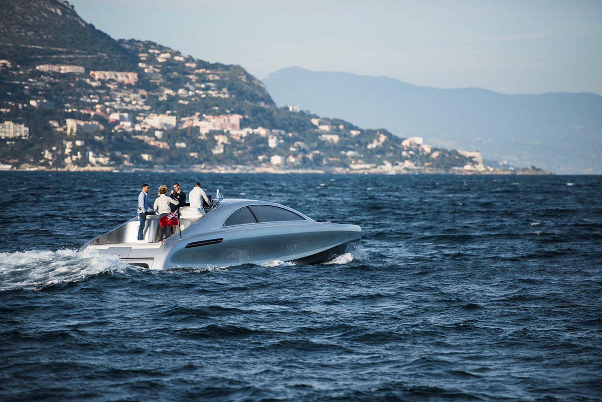 mercedes-benz-debuts-a-1-7-million-usd-luxury-yacht-4