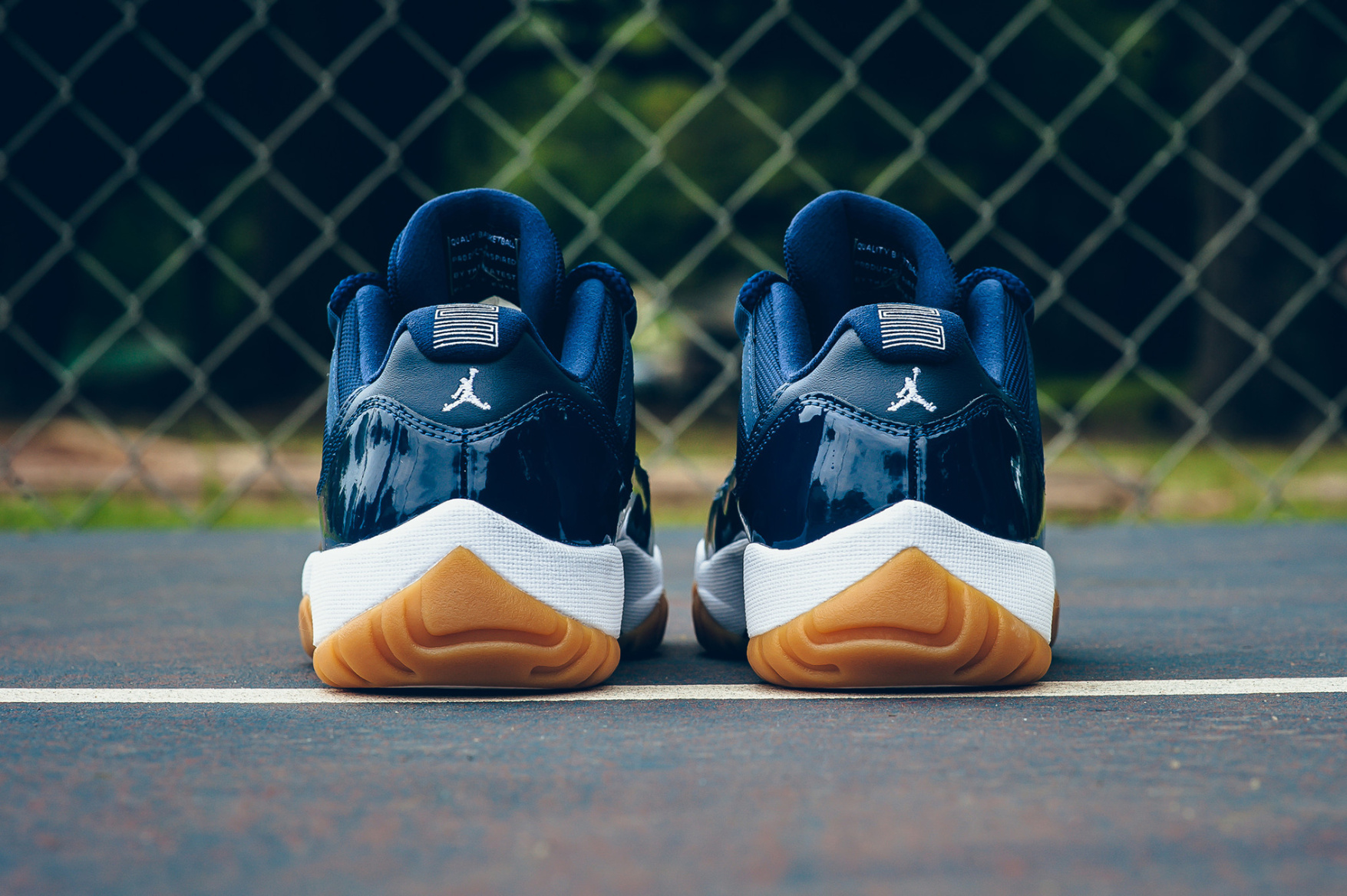 air-jordan-11-retro-low-midnight-navy-white-gum-4