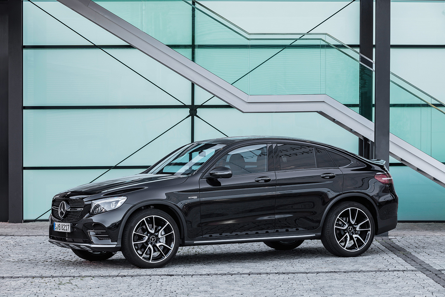 mercedes-benz-amg-glc43-suv-coupe-7