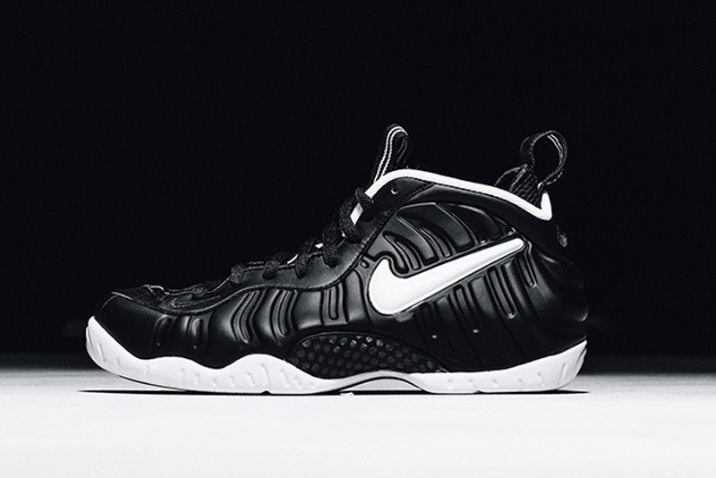 nike-air-foamposite-dr-doom-1