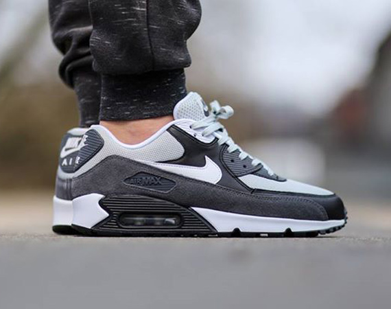 #SNEAKERHEADS: Nike Air Max 90 – “Grey Mist” | Official College Life