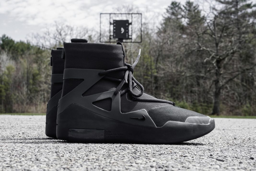 nike fear of god off noir